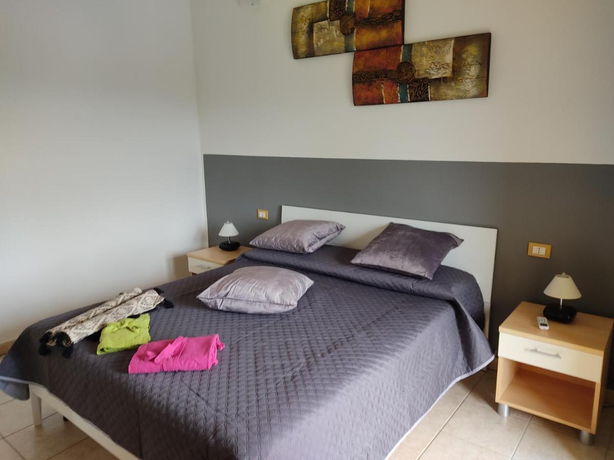 Casa Vacanze - Villa San Pietro Bagian luar foto