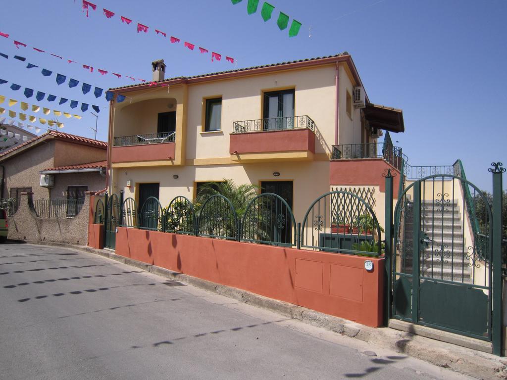 Casa Vacanze - Villa San Pietro Bagian luar foto